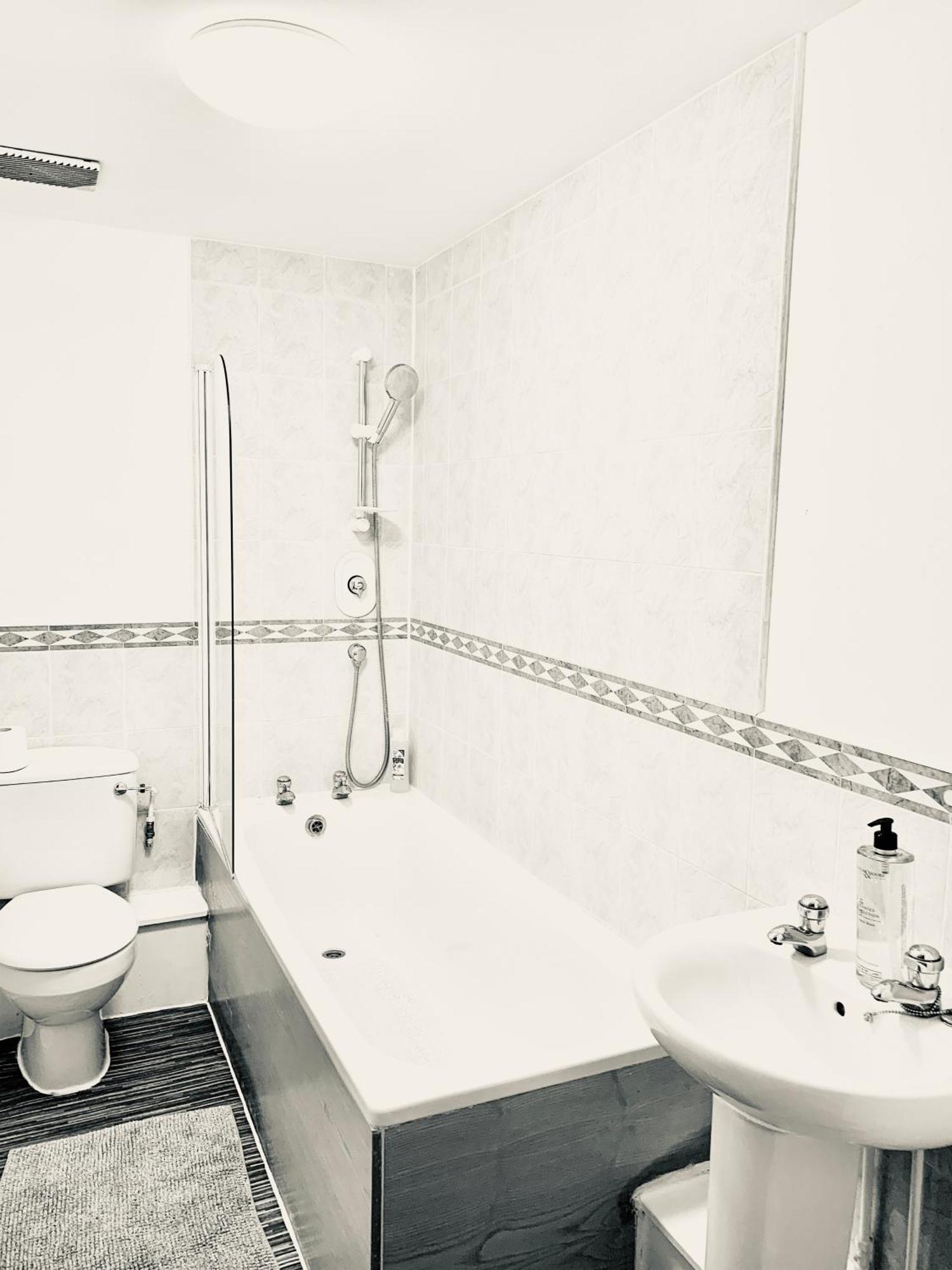 Tower Bridge London, 2 Bedrooms, Reception, Kitchen, Parking Exterior photo